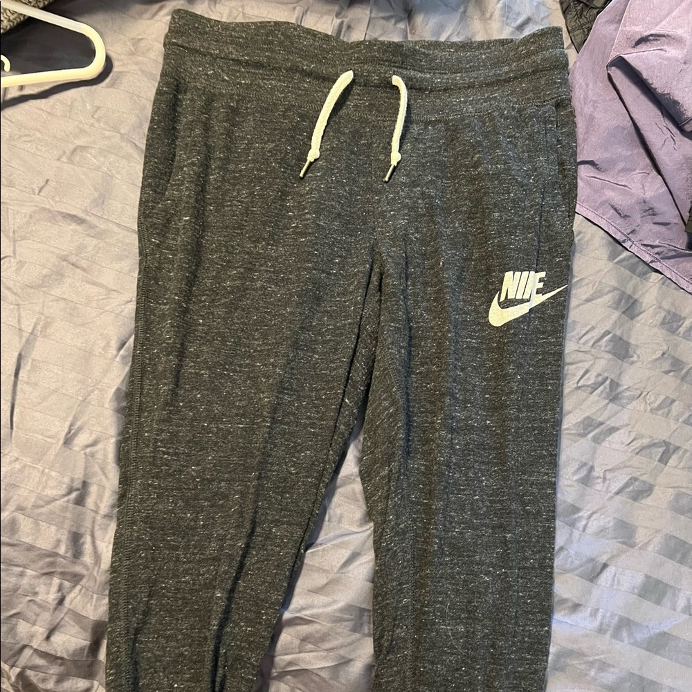 Nike cropped sweatpants